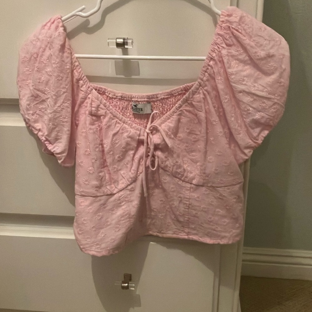 Hollister top